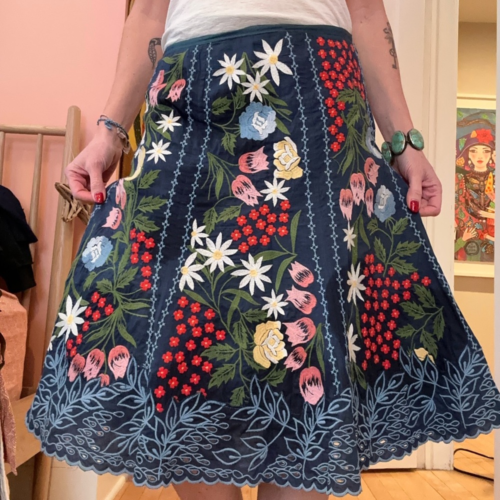 Floral Embroidered Women's Skirt